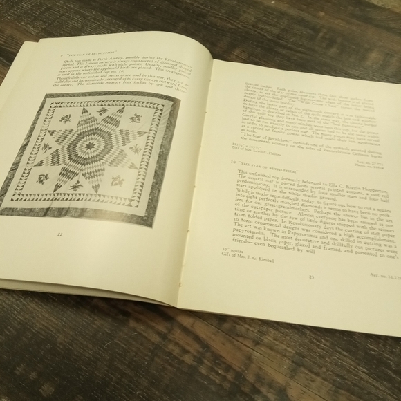 Quilts & Counterpane in the Newark Museum Quilting - Picture 2 of 6